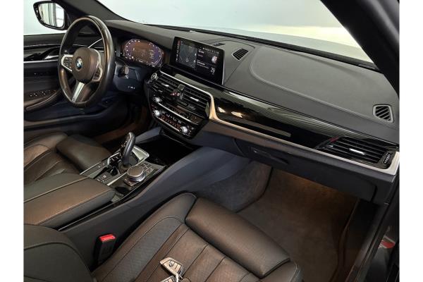 BMW M550d xDrive 5 Serie High Executive 399pk 2019 5-Serie, R-967-HZ