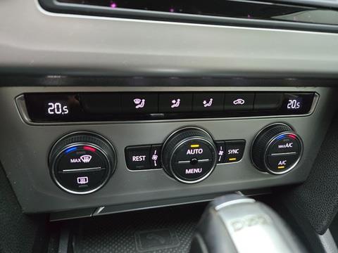 Volkswagen Passat Variant ACT Connected Series 1.4 TSI 150pk 2016 (Origineel-NL), JJ-820-G