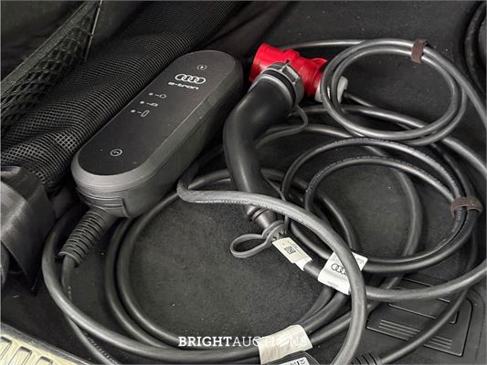 Audi e-tron 55 Advanced edition Plus Quattro 95 kWh 2022 (Origineel-NL), R-522-GX