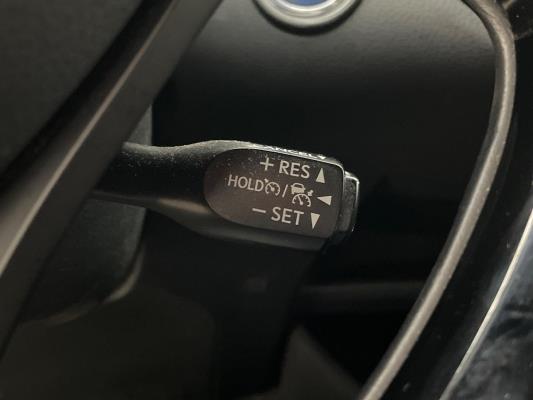 Toyota C-HR Hybrid Executive 1.8 170pk 2017, P-886-JB