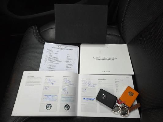 Volvo V60 T6 Recharge R-Design 2.0 AWD 398pk 2022 (Origineel-NL), P-467-DX