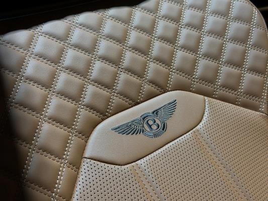 Bentley Bentayga 4.0 V8 549pk 2022 (Origineel-NL + 1e Eigenaar), N-251-VK
