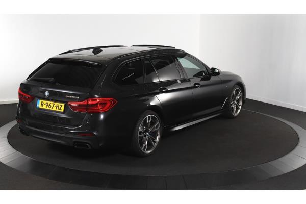 BMW M550d xDrive 5 Serie High Executive 399pk 2019 5-Serie, R-967-HZ