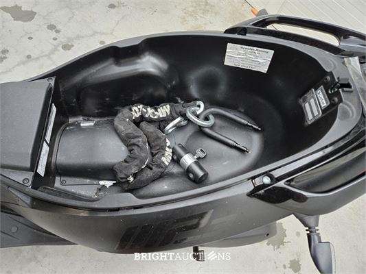 Piaggio Scooter 300 MP3 HPE 26pk 2023, T-785-KS