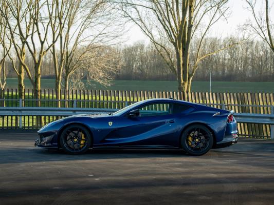 Ferrari 812 Superfast 6.5 V12 HELE -CARBON- 796pk 2020