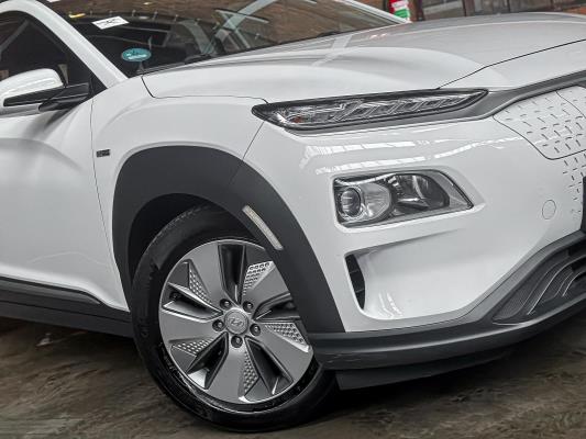 Hyundai Kona EV Comfort 64 kWh 204pk 2020 (Origineel-NL+1e eigenaar), J-474-XX