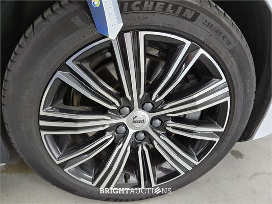 Volvo V60 T8 Twin Engine Inscription 2.0 AWD 392pk 2020, T-034-TZ