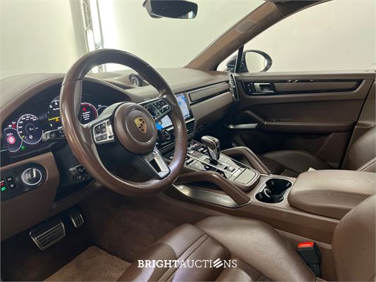 Porsche Cayenne Turbo S Coupé E-Hybrid 4.0 685pk 2020, L-420-LH