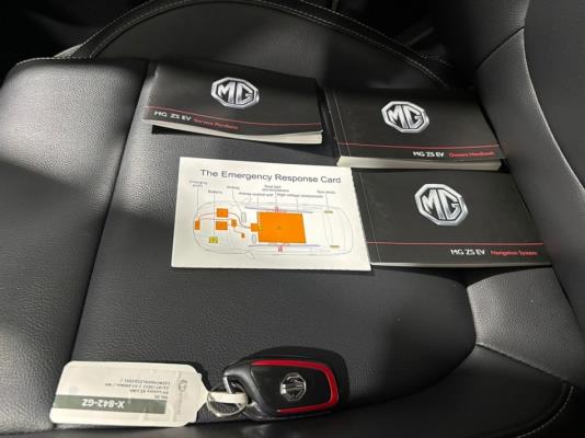 MG ZS EV Luxury 45 kWh 143pk 2021, X-842-GZ