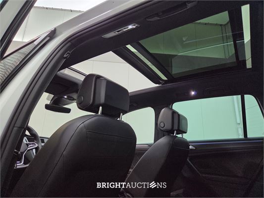 Volkswagen Tiguan R-Line Business 1.5 TSI 150pk 2022, X-482-FV