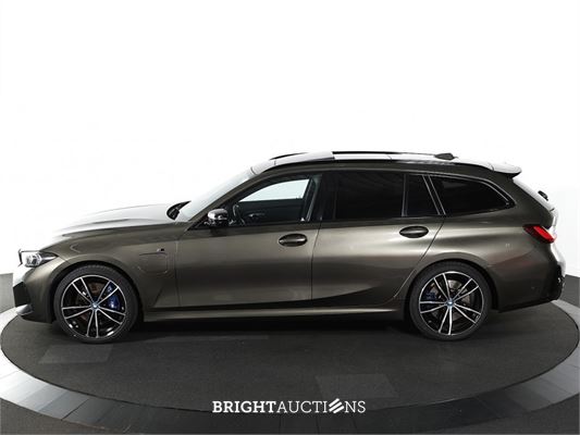 BMW 330e Touring 292pk 2023 (Origineel-NL) 3-Serie, T-265-ND
