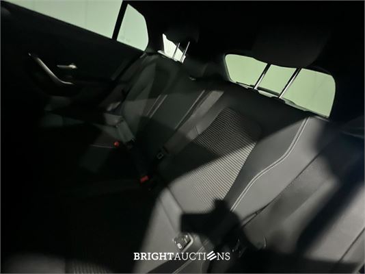 Mercedes-Benz CLA180 Shooting Brake Business Solution 136pk (Origineel-NL) CLA-Klasse, P-676-JK