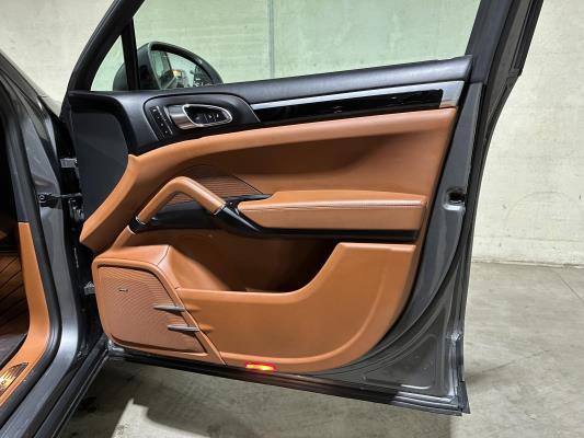 Porsche Cayenne Turbo 4.8 V8 520pk 2017 Sport-Chrono