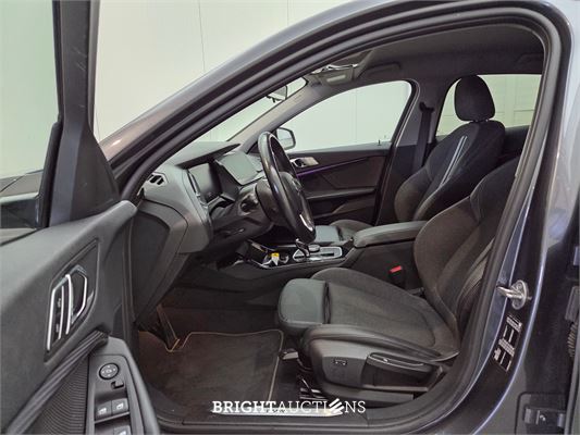 BMW 118i 1-serie Executive Edition 140pk 2019 (Origineel-NL) 1-Serie, G-743-RR
