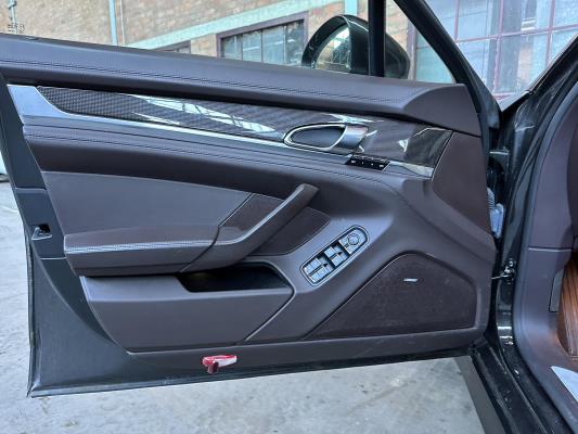 Porsche Panamera Turbo 4.8 V8 500pk 2009 Sport-Chrono, N-110-LT