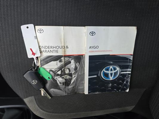 Toyota Aygo VVT-i x-cite ultimate 1.0 72pk 2022 (Origineel-NL), N-440-XN