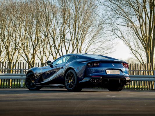 Ferrari 812 Superfast 6.5 V12 HELE -CARBON- 796pk 2020