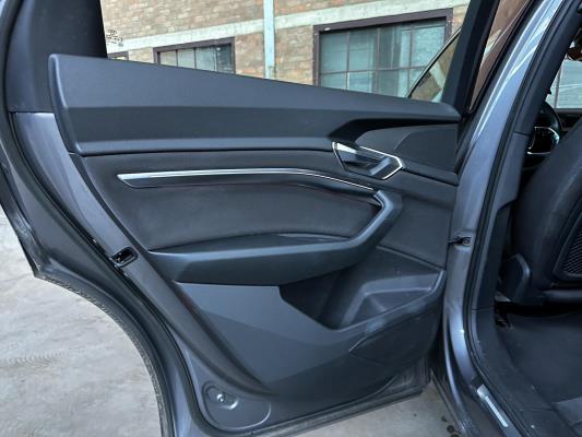 Audi e-tron 55 quattro Advanced edition 95 kWh 408pk 2021 (Origineel-NL+1e eigenaar), N-206-TT