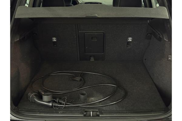 Volvo XC40 Recharge P8 R-Design AWD 408pk 2021 (Origineel-NL), L-682-DV