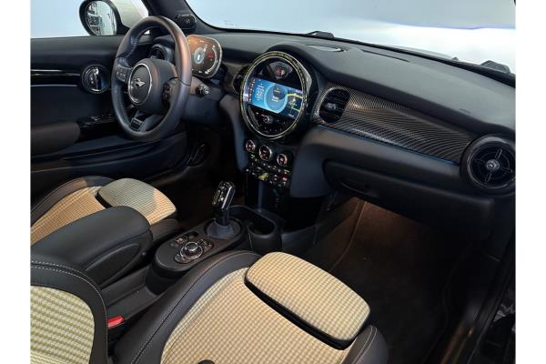 MINI Cooper Camden Plus Edition 33 kWh 184pk 2023 (Origineel-NL), S-308-XP