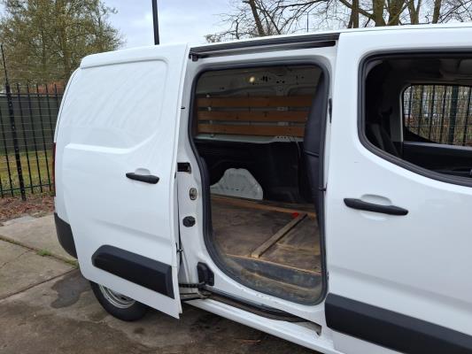 Citroen Berlingo 1.5 BlueHDI Club XL 99 pk 2021, VKN-18-K