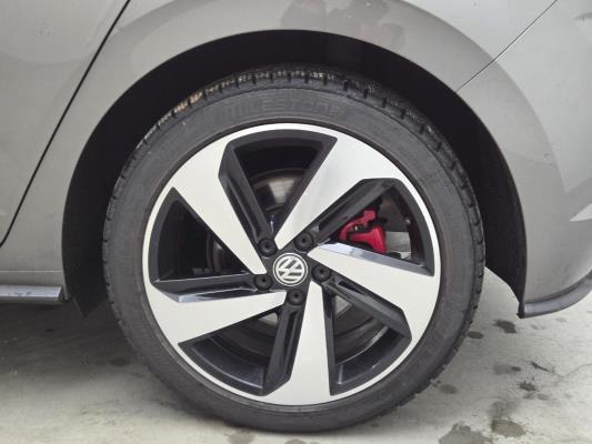 Volkswagen Polo GTI 2.0 TSI 200pk 2018, R-943-GD