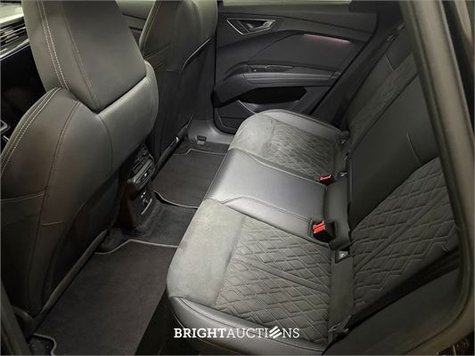Audi Q4 50 Launch edition S Competition Quattro 77 kWh 2021 (Origineel-NL), N-031-PL