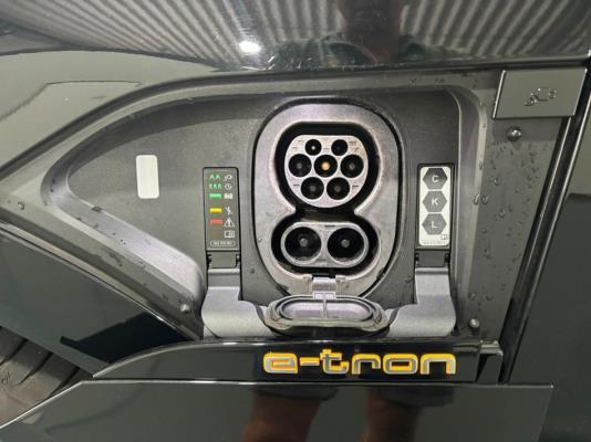 Audi e-tron 55 S edition Quattro 95 kWh 408pk 2021 (Origineel-NL), N-342-LB