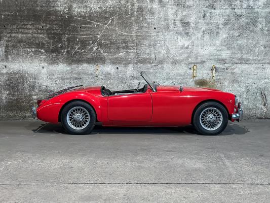MG MGA Cabriolet 1957, BX-81-86