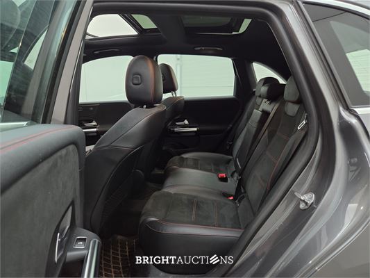 Mercedes-Benz B180d Launch Edition Premium 116pk 2019 B-klasse, L-741-HP