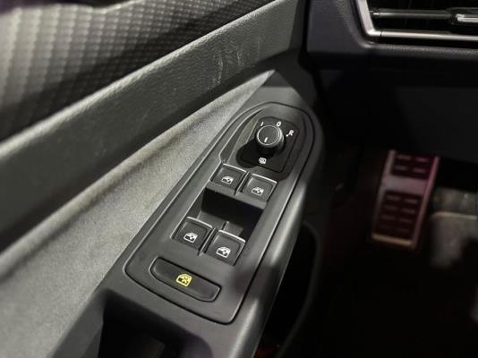 Volkswagen Golf 1.5 TSI R-Line 131pk 2021 (Origineel-NL), K-490-JS