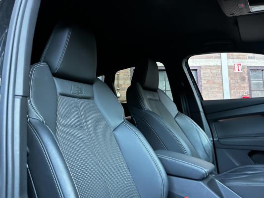 Audi Q4 e-tron 50 quattro Launch edition S Competition 77 kWh 299pk 2022 (Origineel-NL+1e eigenaar), P-122-GB 