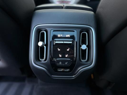 Aston Martin DBX 4.0 V8 1913 551pk 2020 (1 OF 500), HNT-92-V