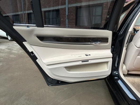 BMW ActiveHybrid7 F04 4.4 V8 465pk 2011