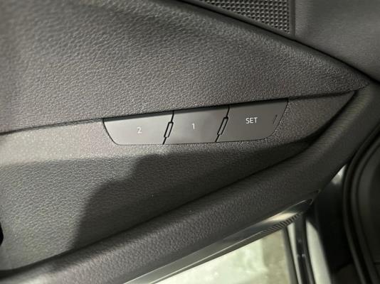 Audi Q8 e-tron 50 quattro Advanced Edition 95 kWh 340pk 2023 (Origineel-NL), T-629-HS