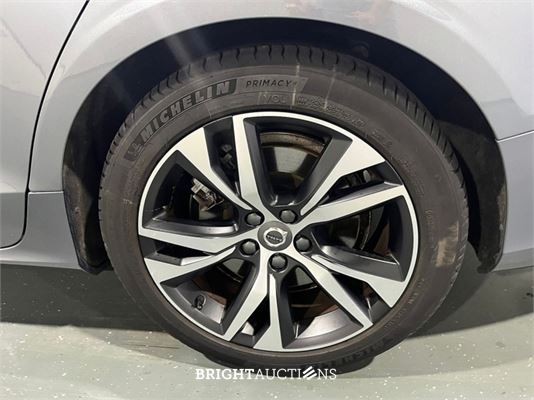 Volvo S60 Recharge T8 R-Design 2.0 AWD 392pk 2021 (Origineel-NL), L-726-VX