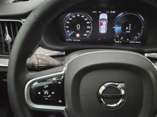 Volvo V60 T6 Recharge R-Design 2.0 AWD 398pk 2022 (Origineel-NL), P-467-DX