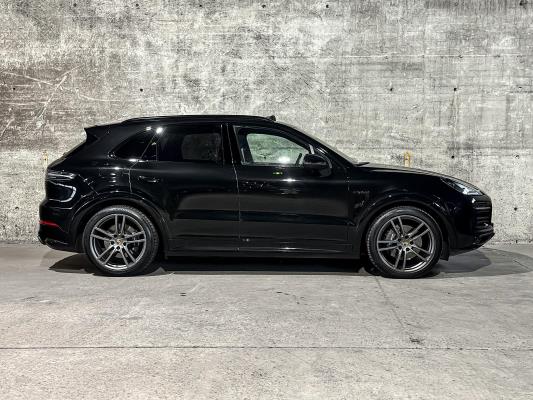 Porsche Cayenne E-Hybrid Platinum Edition 3.0 V6 462pk 2023 (Origineel-NL), NL-kenteken