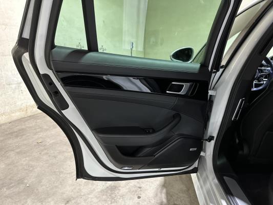 Porsche Panamera Sport Turismo  4 E-Hybrid 2.9 V6 462pk 2018, L-703-KR