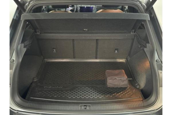 Volkswagen Tiguan ACT Highline Business R 1.5 TSI 150pk 2020 (Origineel-NL), H-070-NT