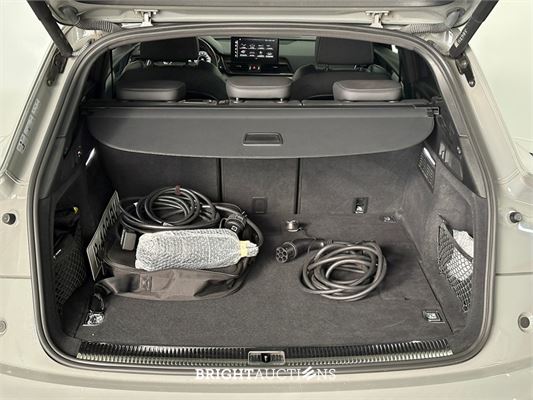 Audi Q5 50 TFSI e S edition 408pk 2022 (Origineel-NL), R-409-BV