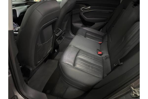 Audi e-tron 50 Launch edition plus Quattro 71 kWh 313pk 2020 (Origineel-NL), J-383-NL