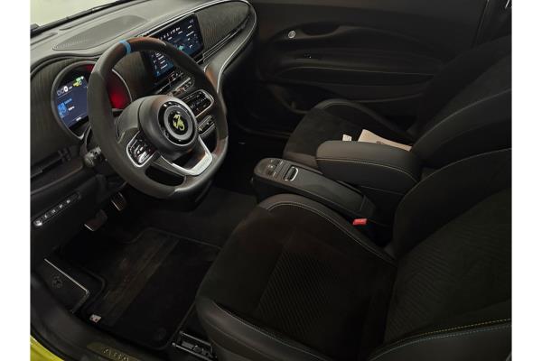 Fiat 500 Abarth Turismo 42 kWh 155pk 2025 (Origineel-NL), JPF-65-P