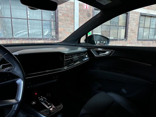 Audi Q4 e-tron 50 quattro Launch edition S Competition 77 kWh 299pk 2022 (Origineel-NL+1e eigenaar), P-122-GB 