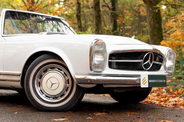 Mercedes-Benz 280 SL Pagode – Handgeschakeld – EU-uitvoering – 2.8 liter zes-in-lijn. 