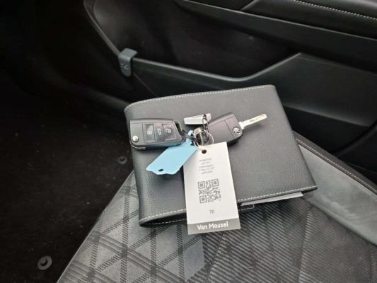 Volkswagen T-Roc R-Line Business 1.5 TSI DSG 150pk 2023 (Origineel-NL), S-317-PJ