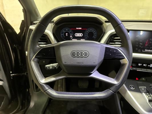 Audi Q4 e-tron 35 Edition 55 kWh 170pk 2022 (Origineel-NL), R-847-TD