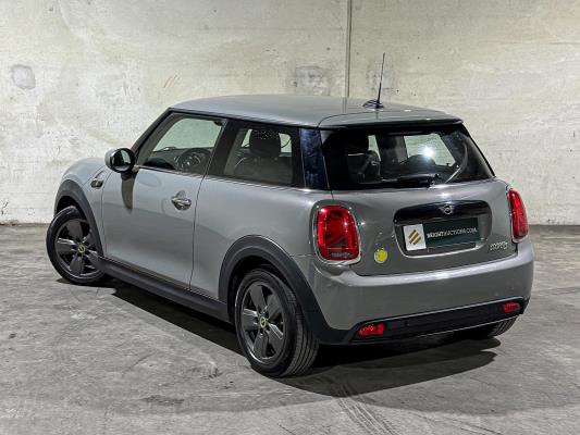 MINI Cooper Electric Essential 33 kWh 184pk 2021 F56 (Origineel-NL), L-232-DH