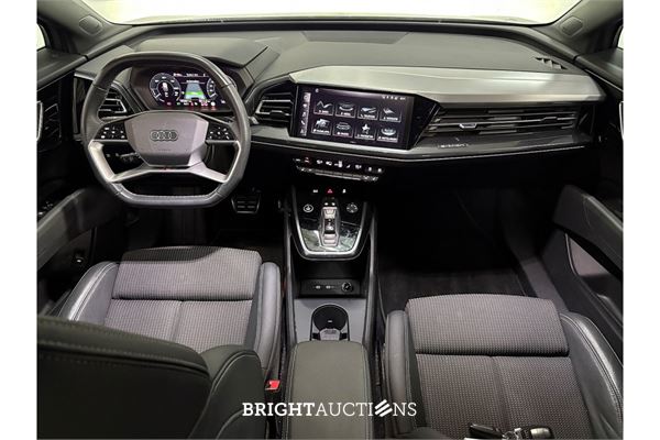 Audi Q4 40 S edition 77 kWh 2022 (Origineel-NL), R-245-LF