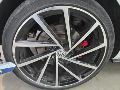 Volkswagen Golf GTI Performance 2.0 TSI 245pk 2017, L-416-LR